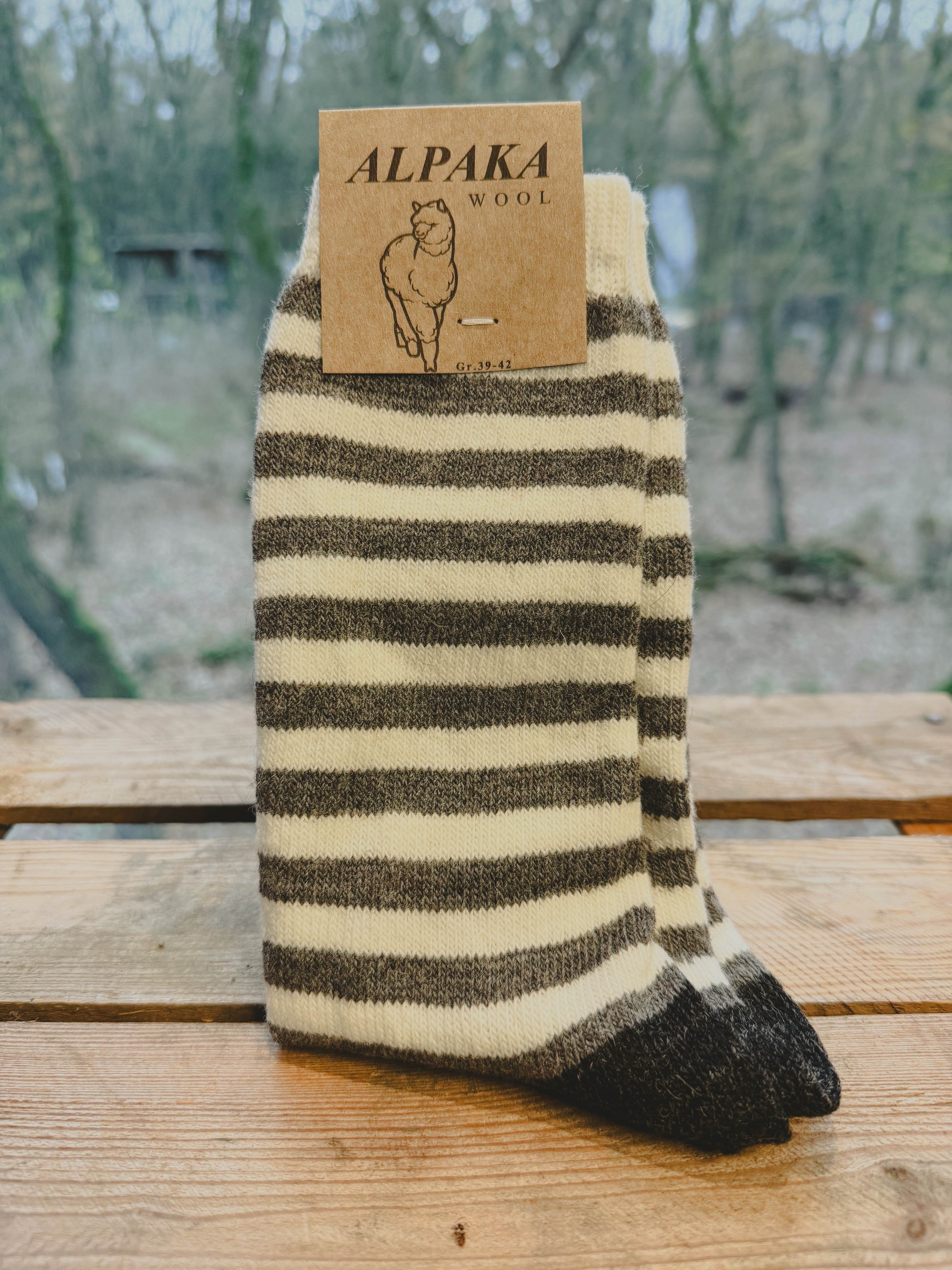 Alpaka Ringel-Socken TriColor aus 92 Prozent Alpakawolle in Weiß/Grau